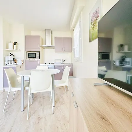 Studio Renove Et Idealement Situe Quartier Des Presidents 4 Pers